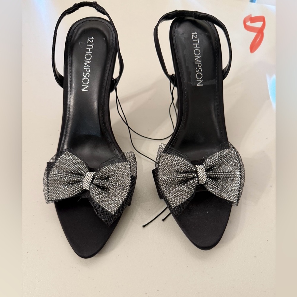 Black and Silver Elegant Heels with Sleek Design